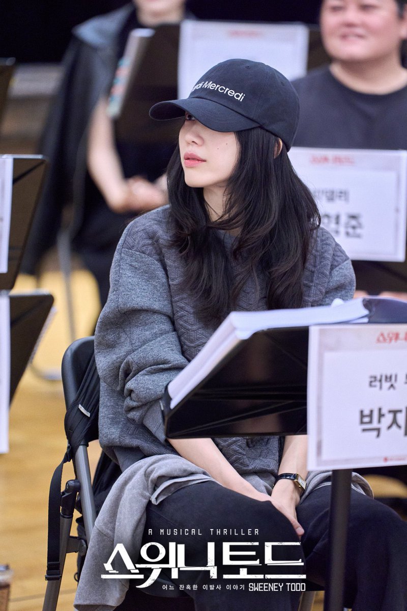 Sol_EEd's tweet photo. 박지연 일테 다음으로 좋느 상견례 사진임 https://t.co/2CAjHPuwd7