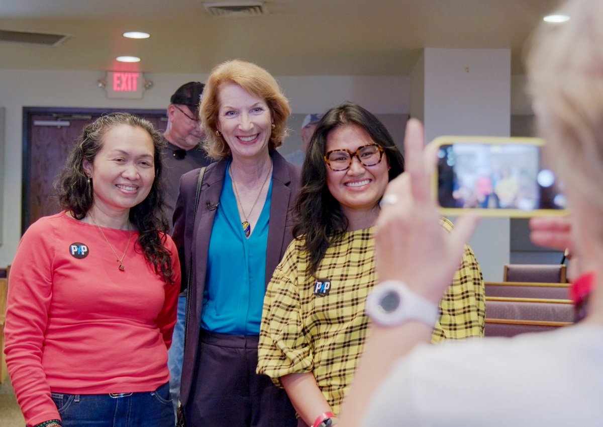 VikkiGoodwinTX's tweet photo. Thank you for having me, Houston 🇺🇸 https://t.co/uj7TRQDlCj