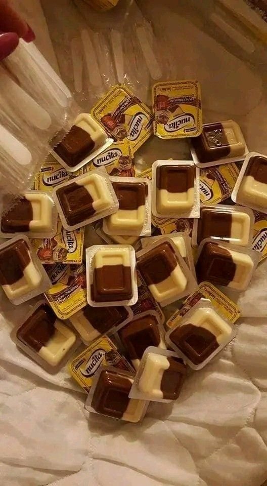 ReloadedRetropy's tweet photo. Nucita un postre inolvidable en el recreo de la escuela https://t.co/e985PnoCF0