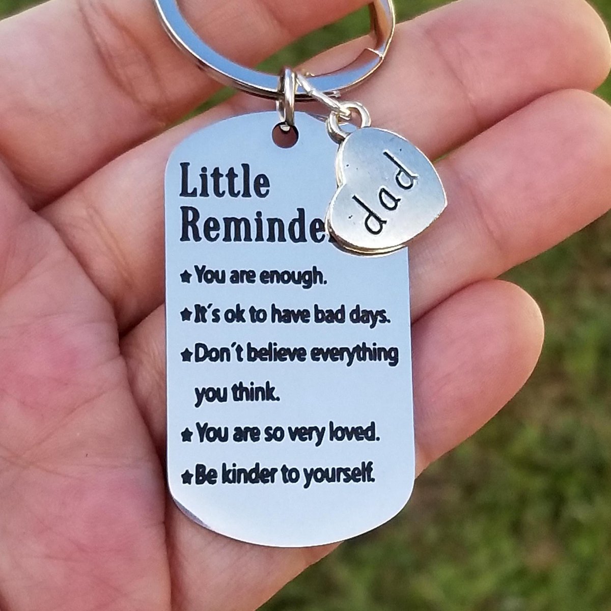 TrendingNowGift's tweet photo. Dad Inspirational Keychain #dad #father #daddy #dadgift #dadgifts #giftsfordad #dadchristmas #dadkeychain #dadkeyring #affirmations #inspirational 
 https://t.co/Qr1e5IyuCw via @Etsy https://t.co/n9su5t9JON