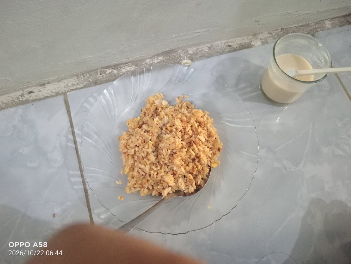 oxsytys's tweet photo. Nasi goreng + wedang bajigur 
Selamat pagi begadang bukan alasan untuk bangun siang https://t.co/9chFU2viKD