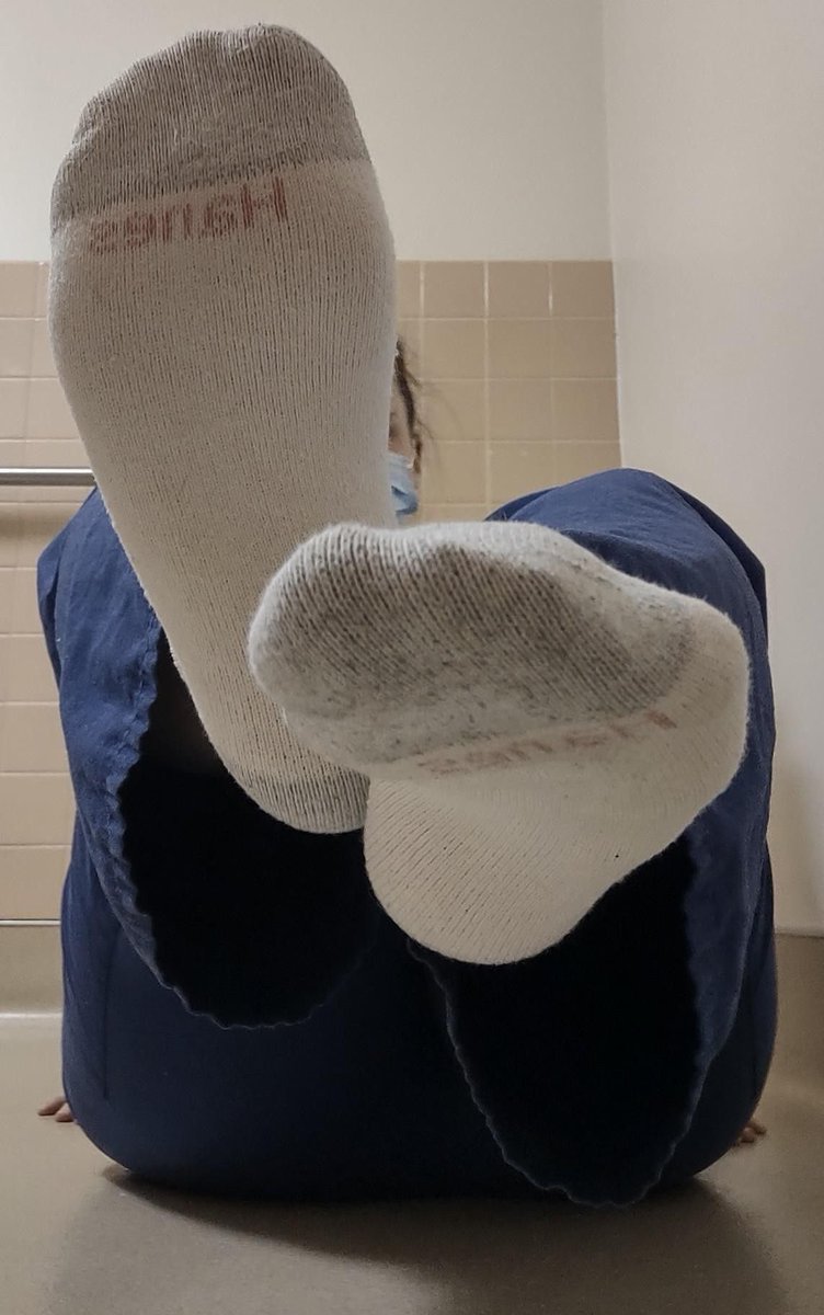 ninafeetsx2's tweet photo. My gym socks are available for sale 🧦💌 DM me https://t.co/c6WK10FJKF