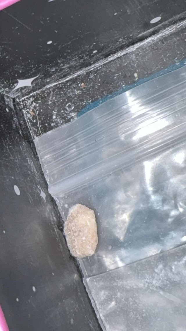 Manfredi6sbf's tweet photo. Is this meth or crack #drugtwt https://t.co/ohY2X7fR1G