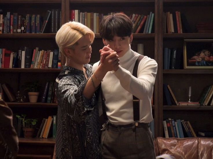 laubrtzs's tweet photo. eu sou a maior defensora de jikook do planeta terra ngm ama mais eles doq eu https://t.co/dN8vCAZwA7