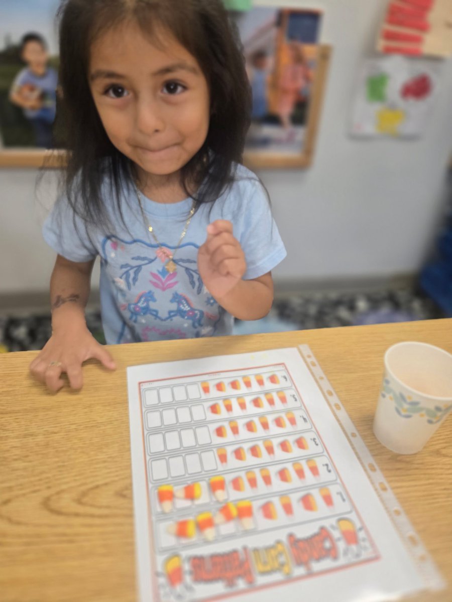 RCAELCPAT's tweet photo. Candy corn + tiny thinkers = the cutest fall patterns you ever saw.
#pat  #dph  #math #earlylearning https://t.co/zt2n4ZUytj