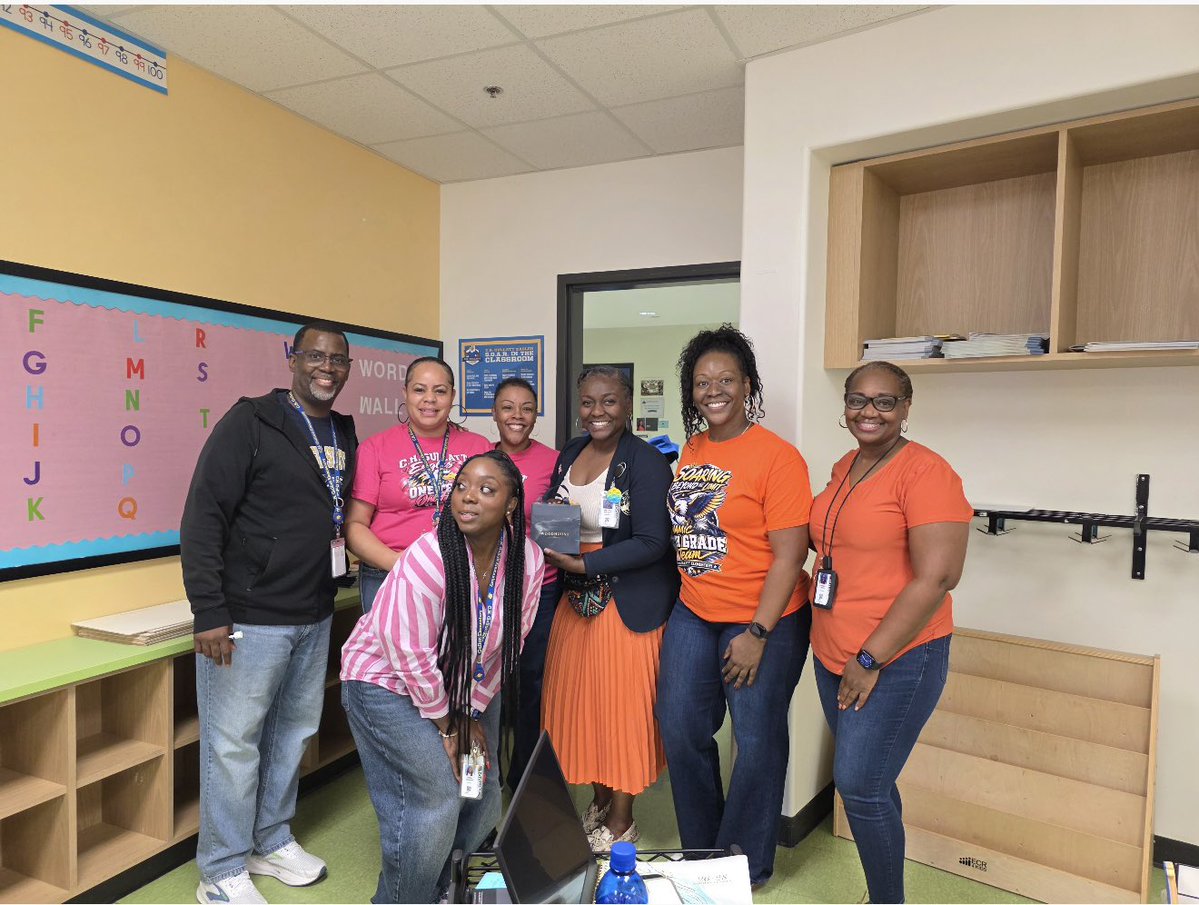 GullattES1's tweet photo. Capturing authentic moments: The EIP team was so tickled to surprise their “Boss” @TishaBentley with her gift that they couldn’t keep their composure long enough to take a good picture. This is what happens when you are in the presence of joy, security, and appreciation. #BossDay https://t.co/v2n0DNw5bY