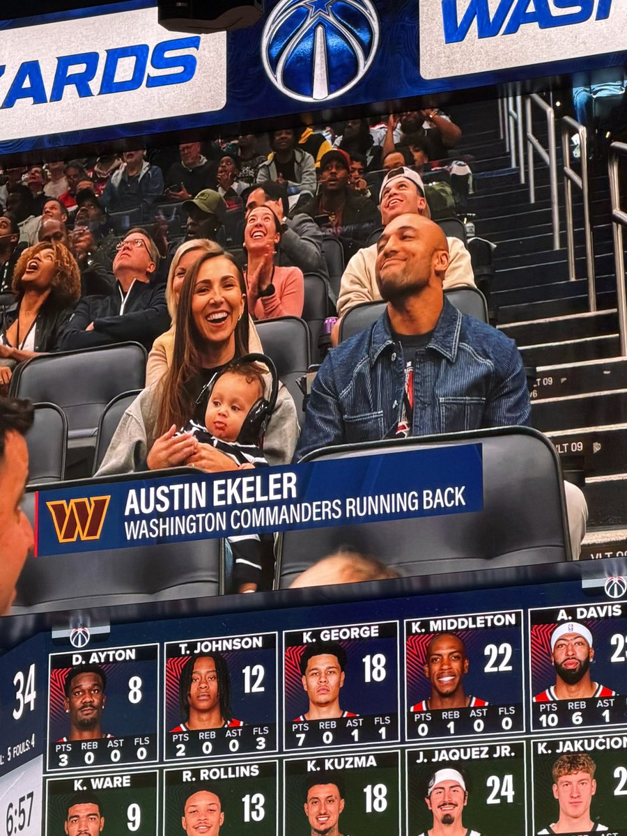 AlexFlumTV's tweet photo. Austin Ekeler and fam here tonight https://t.co/aAfOm3idAu