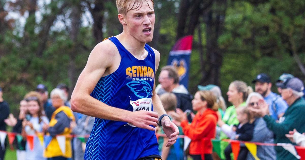 PrepExtra's tweet photo. Unbeaten in debut season, Seward’s Jackson Einspahr races toward history ➡️ Find link to story in bio https://t.co/eSBleps8YI