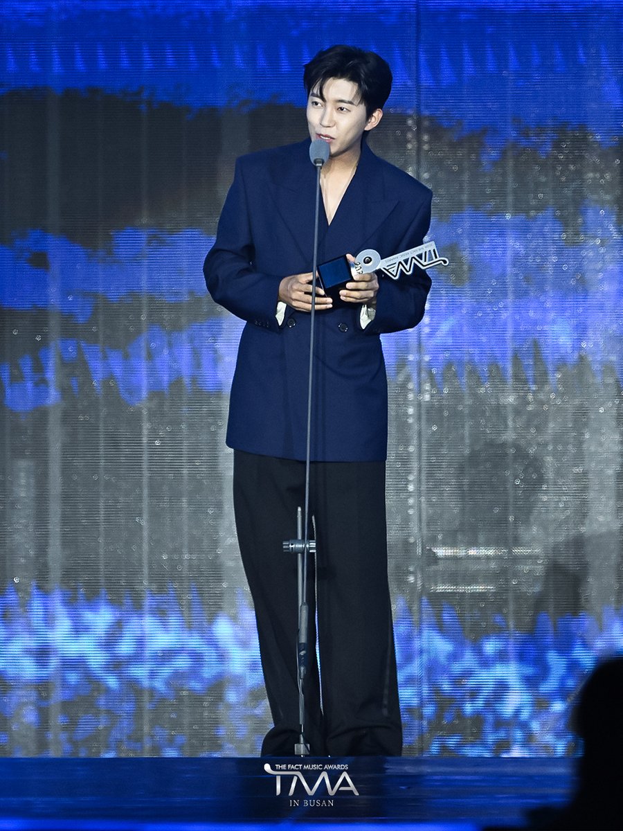 thefact_TMA's tweet photo. 📸 2026 TMA | #임영웅 #LIMYOUNGWOONG

한 소절만으로도 깊게 남는 무대.

따뜻한 감성과 독보적인 존재감으로
2026 THE FACT MUSIC AWARDS를 빛낸 임영웅.

사진으로 다시 만나는
그날의 특별한 순간들📸

#2026TMA #TMA #THEFACTMUSICAWARDS #더팩트뮤직어워즈 https://t.co/y1ymQx7h2M