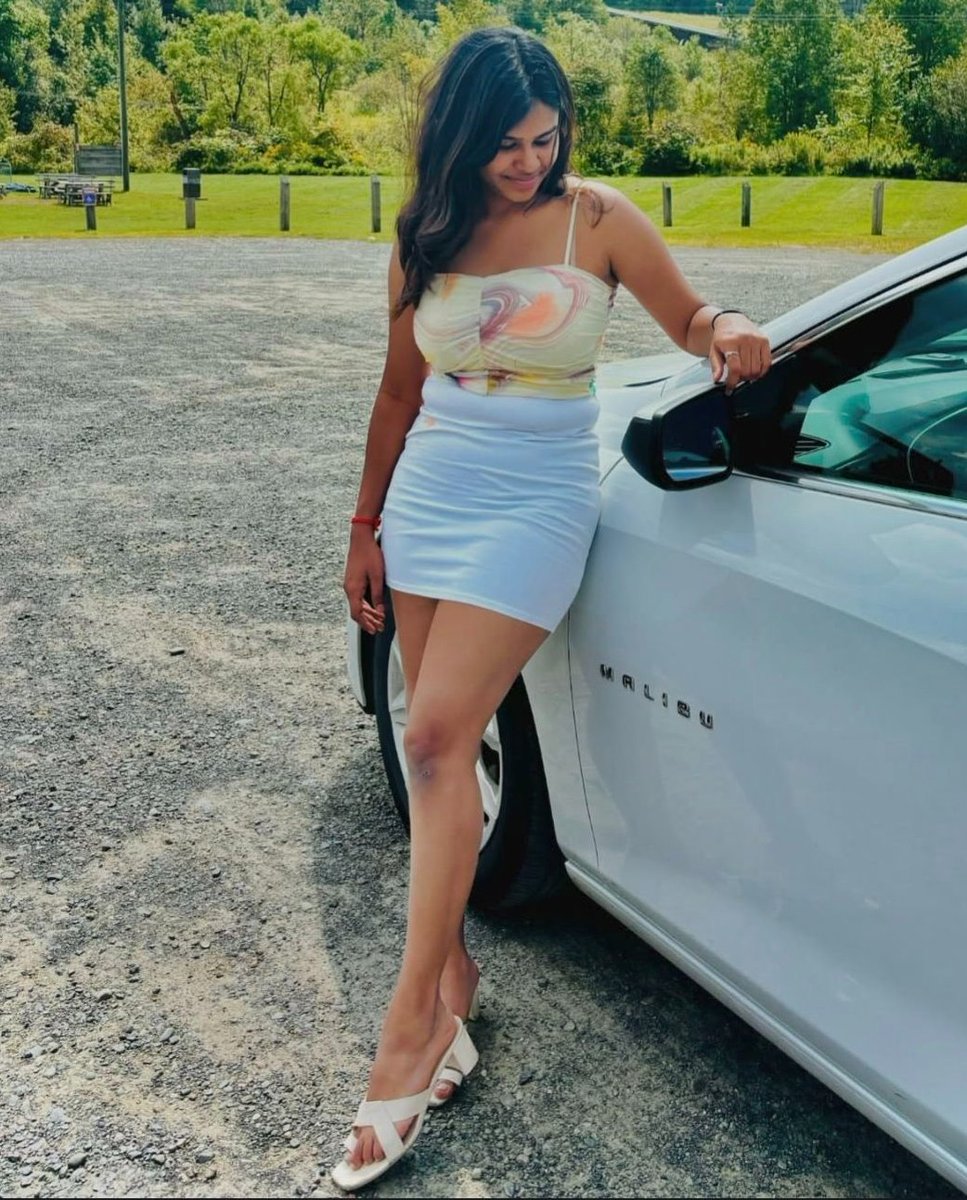 auntyveriyans1's tweet photo. Follower frnd.... Ahh Pooja summa selamari erukiyedi munda un trouserah kalati soothula yen poola urasitey unpundaila viral potu nondanumdi shh unmola kamba sappi paal kudikanum ahh evlo othalum salika mata polaye unudamba inch ich ah nakki smooch panni olukanumdi yenkanjiya unfacela adichi uthanum