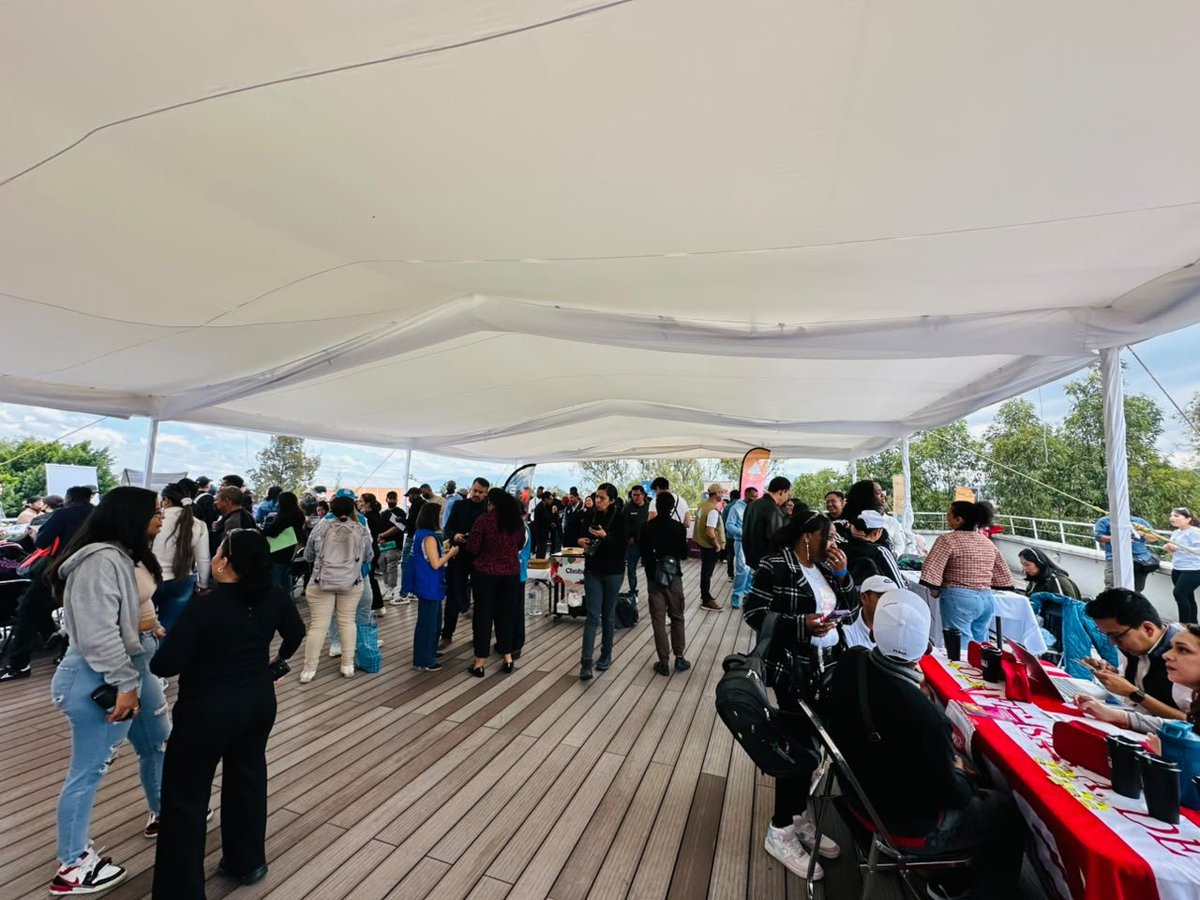 comar_sg's tweet photo. @AcnurMexico @SEGOB_mx @arturomedinap @xade_mm @TentOrg @CasaRefugiados Esta jornada refleja el valor de la complementariedad del ecosistema de integración en #CDMX: instituciones cohesionadas para garantizar derechos, organizaciones que acompañan y empresas que confian en el talento de población refugiada. 🤝 https://t.co/KJchKqP5Ca