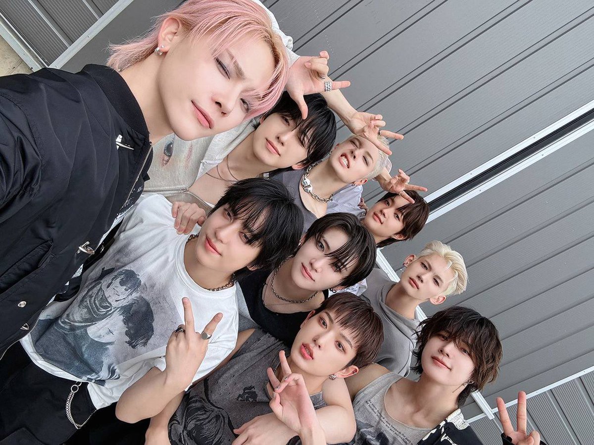 k_nyannyunnyon's tweet photo. 本日最終日ですねLUNÉ頑張った🤗ご協力いただいたファンダムさんにも感謝🥰🙏🏻
そして今の公開順位は仮って理解で良いのかな🤔どんデン返しがあること祈る〜😆

I vote #andTEAM for FANS' CHOICE MALE at the #2026MAMAVOTEI https://t.co/h8CFm4PjzO