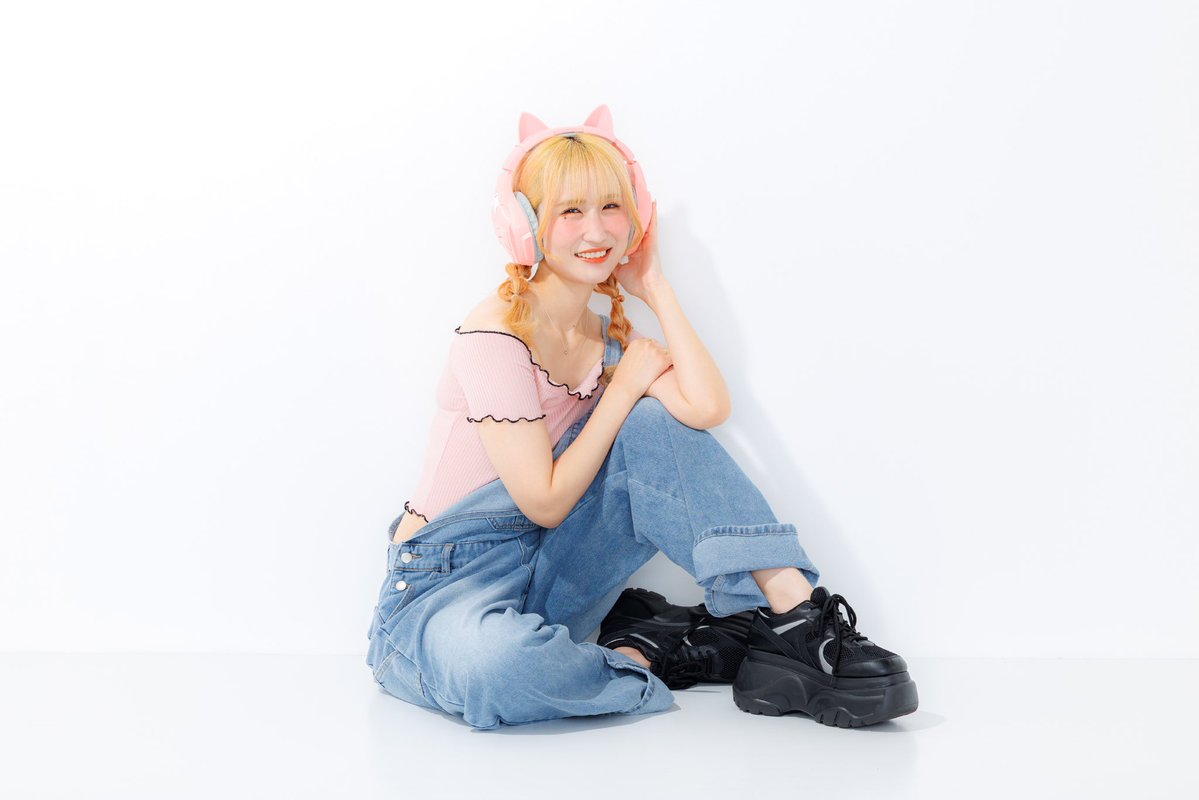 sko_pink731's tweet photo. 用事で2日間お休みしてたよん❣️
今日は中旬初枠✅
なので顔出しでコスプレしよう思ったけど、体調が芳しくないので予定変更😵‍💫
＿＿＿＿＿＿＿＿＿＿＿＿＿
　　10/29(木) 12:00〜
🎃顔出しコスプレDay🦇🕸
￣￣￣￣￣￣￣￣￣￣￣￣￣
今日は顔出し無しでやります🎙

#ColorSing #コスプレ配信 https://t.co/YyjElfXz4X