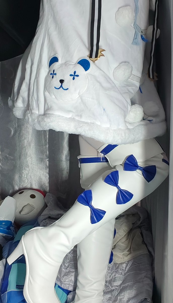 Kiroeyjk's tweet photo. #塔什干 #碧蓝航线 #cos #长靴 #cos #cos靴 #白色长靴 https://t.co/H2o0aAPcLg