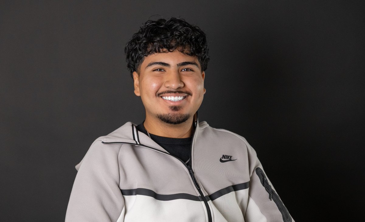 YakimaCollege's tweet photo. 🎉 Tune in this Friday at 6 &amp; 11 p.m. to KUNW Univision for YVC's next #OrgulloComunitario segment featuring Jose Mendoza!

Jose is a #FirstGen college student whose studies are preparing him to transfer to a four-year university to study business and management. https://t.co/Rj91kEUZp3