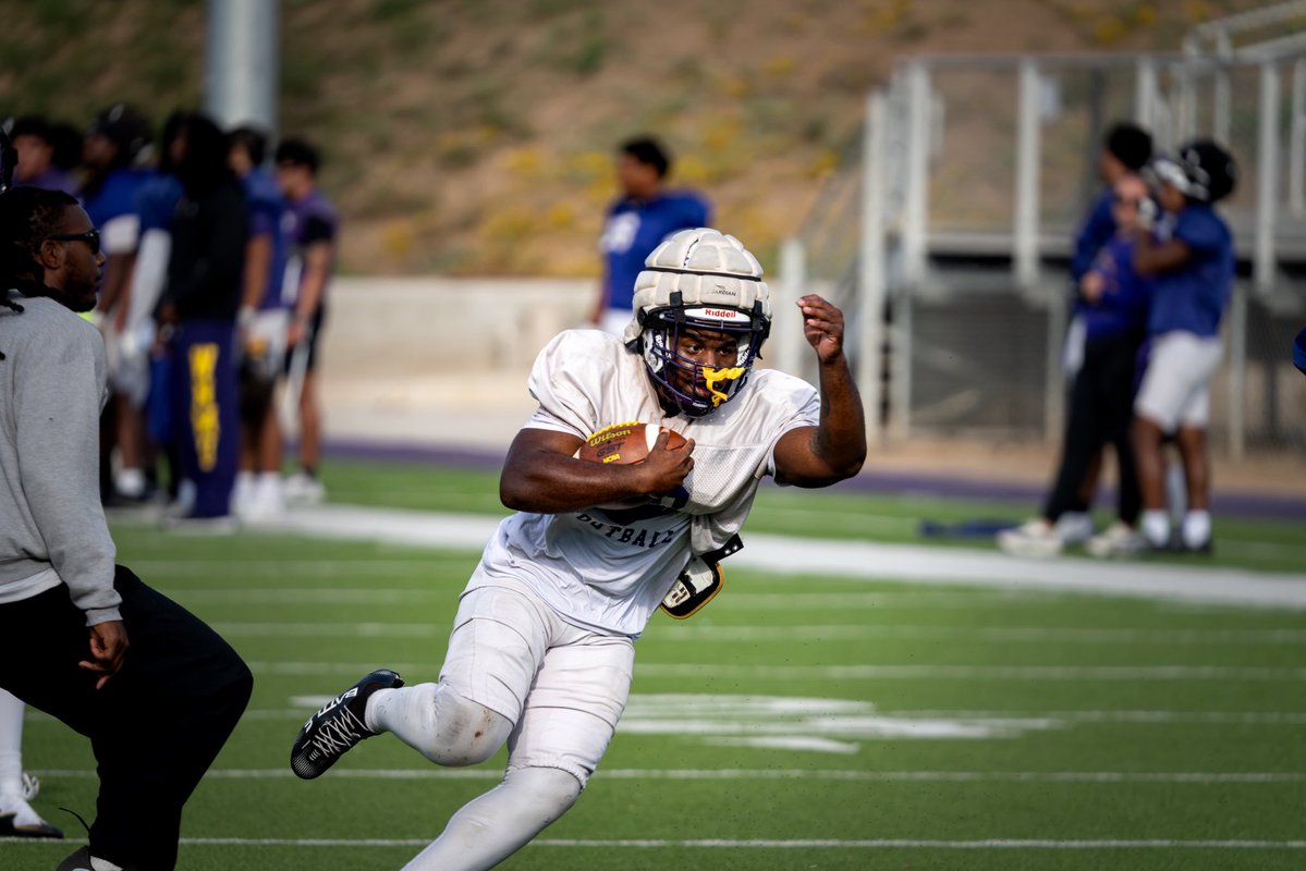 WNMUFootball's tweet photo. midweek prep 

#wnmu #rarebreed https://t.co/c3UjthcMui