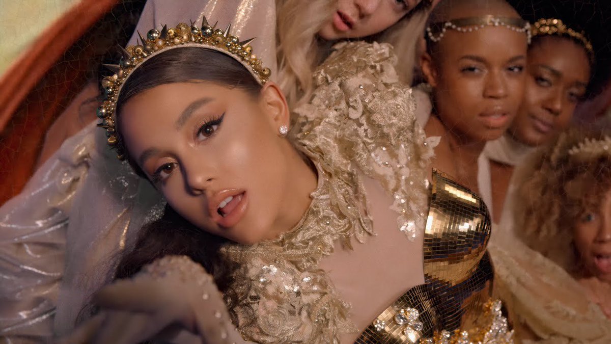 purehoneymods's tweet photo. 🐝♡ game time ♡🐝

♡ what music video is this picture from? ♡

first to guess it right gets a +2 plugs and a 5 min timer for the rest of this session! https://t.co/8qnY63ChmF