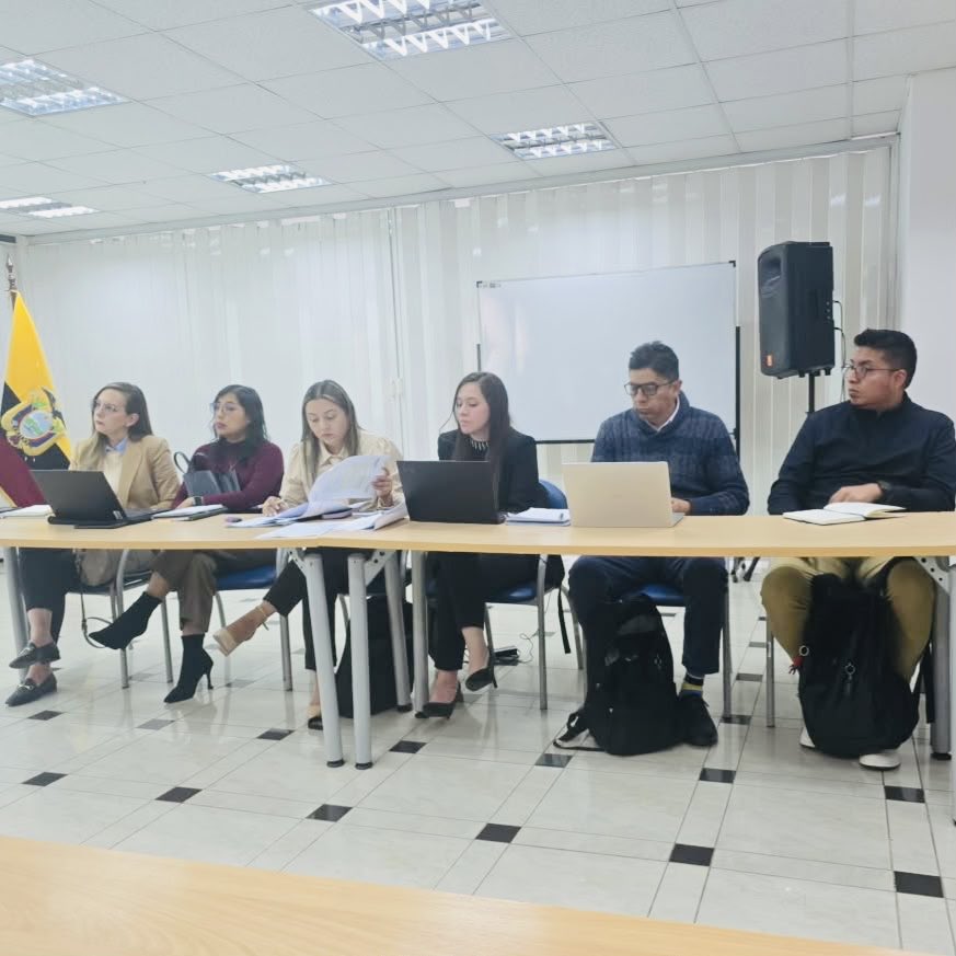 ARCH_Ec's tweet photo. 📢#ARCHInforma 

Participamos en una mesa de trabajo con el @EcuadorMAE y representantes de varias empresas #petroleras para socializar los nuevos formularios de información presupuestaria y obtener sugerencias, en el marco de las reformas aplicables al sector hidrocarburífero 🇪🇨 https://t.co/9UxOdb48Jj