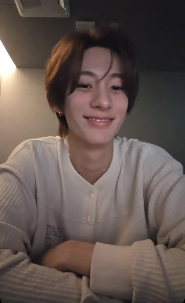 wontonaegi's tweet photo. god https://t.co/jxmioiGl83