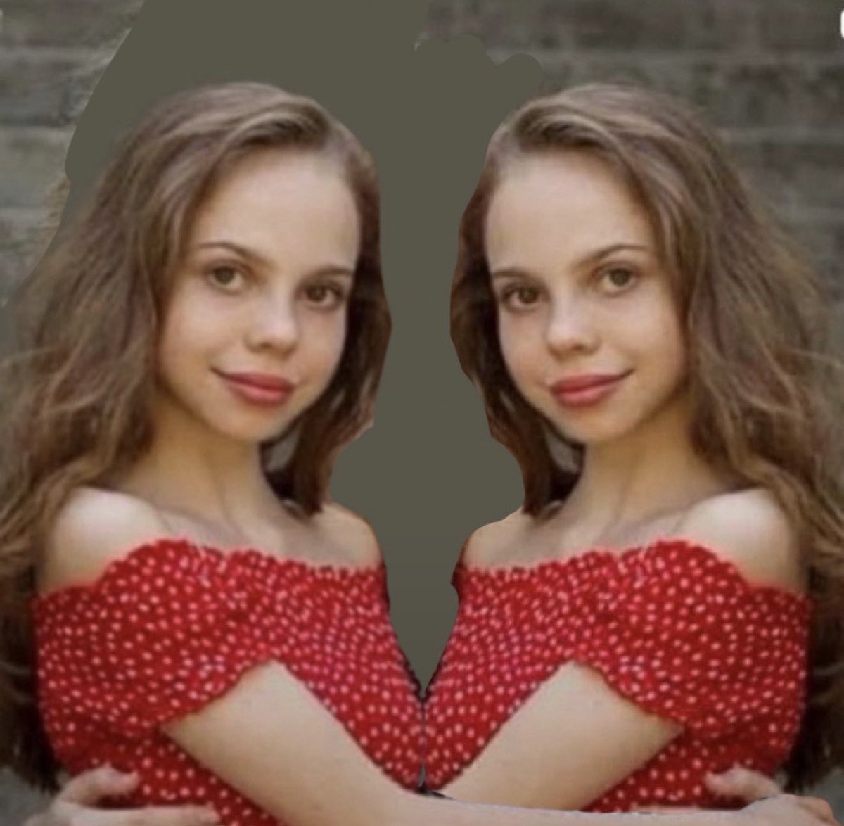 manzntas's tweet photo. when u have a twin https://t.co/pGLglThqBl