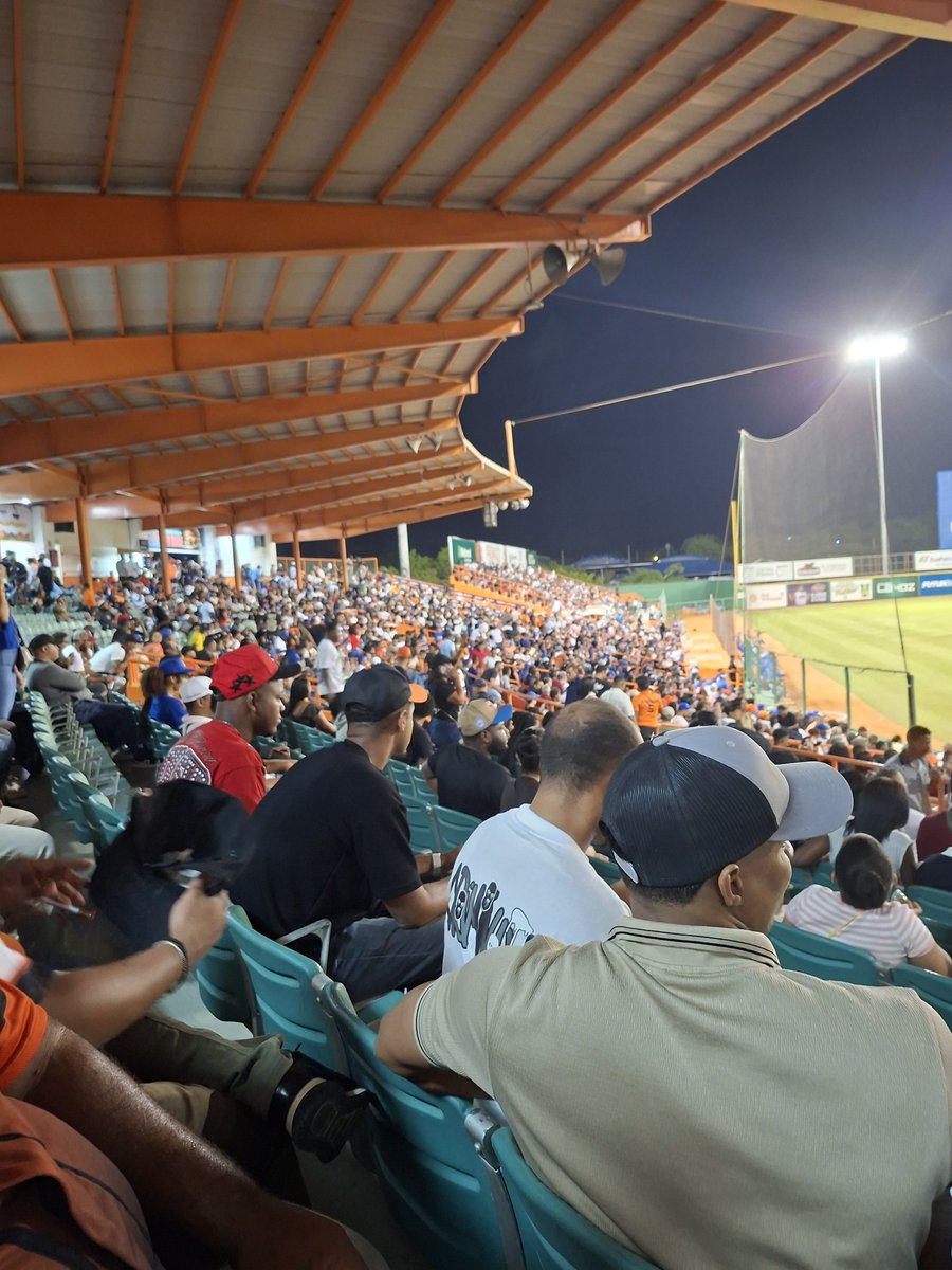 TOROSFANS's tweet photo. Aprendan vecinos....

Miércoles por la noche, partidos consecutivos. https://t.co/SecUu01cV8
