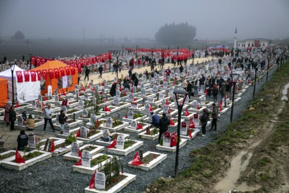 super_geki's tweet photo. Homes split in half, lives split in two: before and after February 2023. Canada helped TS2023 families start again. Let us stay and finish rebuilding. #ExtendTS2023
@MWACCanada @CdnHumanRights @MarkJCarney @braedencaley https://t.co/CWDlWSr9Wj
