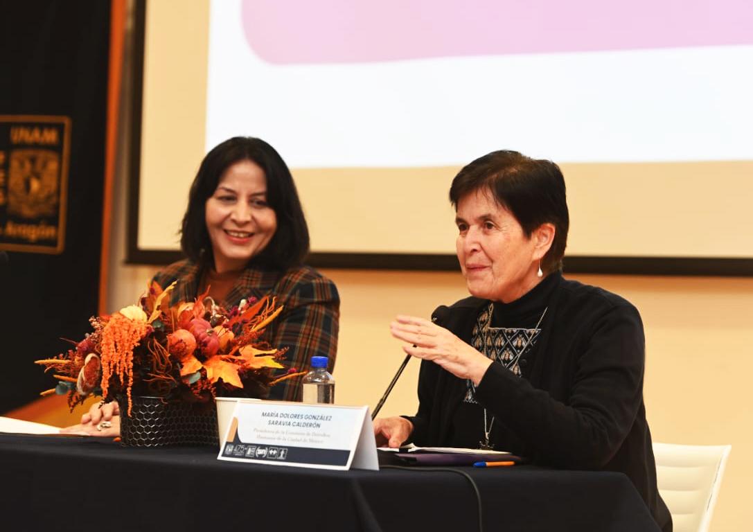 CDHCMX's tweet photo. La construcción de una paz duradera requiere atender las causas estructurales de la violencia, la desigualdad y la exclusión, así como fortalecer el diálogo y la transformación positiva de los conflictos.

Así lo señaló la presidenta de la #CDHCM, Dolores González Saravia, durante su participación en el Seminario Permanente sobre Cultura de Paz de la FES Aragón, donde subrayó la importancia de colocar los derechos humanos, la justicia y la dignidad de las personas en el centro de este proceso.