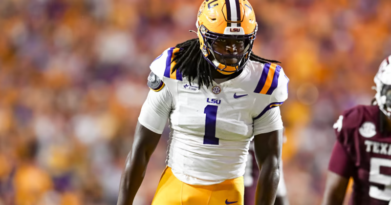 PeteNakos's tweet photo. LSU EDGE Princewill Umanmielen and TE Trey'Dez Green are not on the SEC injury report and are on track to play this week at Auburn. 

https://t.co/BzYLYHEivv https://t.co/CFoVEEGIVi