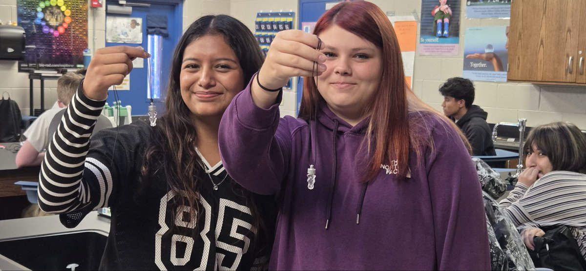 GPHSHighlanders's tweet photo. BioSTEM 1 put their biotech skills to the test yesterday and extracted their own DNA. Great class to learn those essential lab skills in forensics, nursing &amp; sports medicine careers! https://t.co/Q883tkxs13