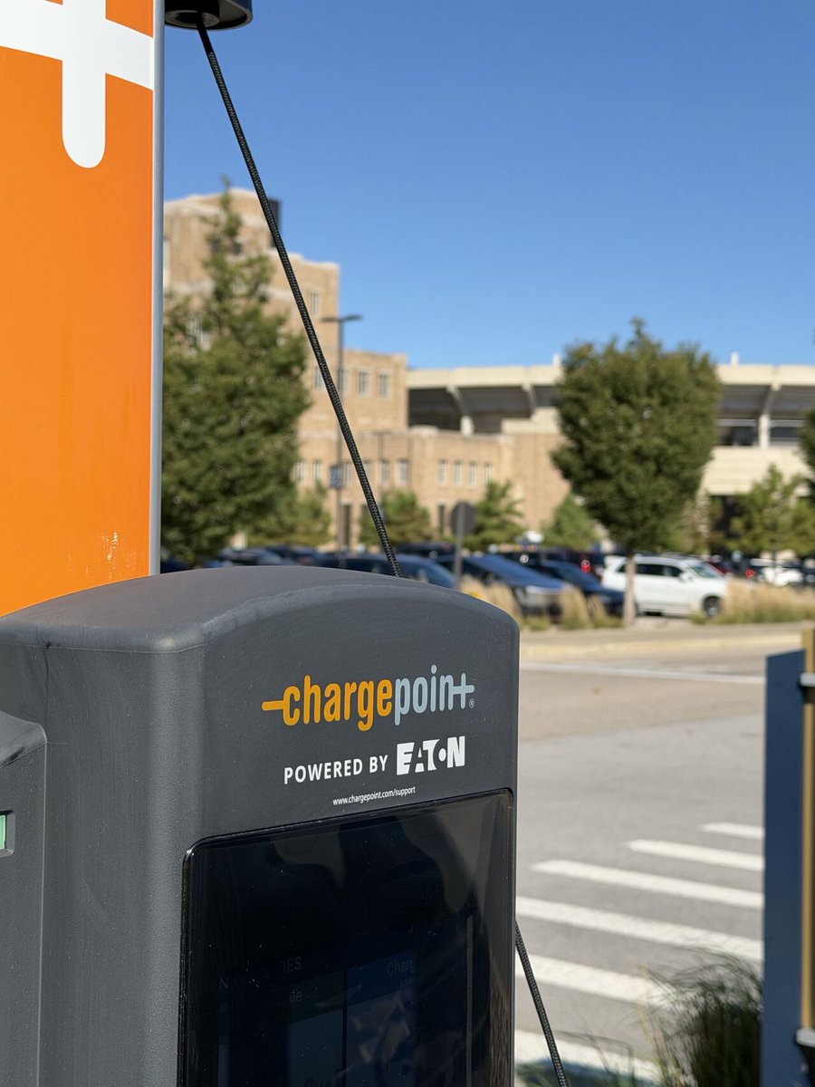 ChargePointnet's tweet photo. Charging that fits campus life, with room to grow.

Great to see our collaboration with Eaton in action at the @NotreDame! 

ChargePoint CP6000 AC chargers are helping make EV charging more convenient across campus while supporting Notre Dame’s long-term electrification goals.

Together with @eatoncorp, we're bringing charging technology and power infrastructure together to help campuses, workplaces, and commercial properties build smarter, more scalable EV charging solutions.

Explore how ChargePoint helps campuses support electric mobility: https://t.co/YCeIFjp8Lm

#ChargePoint #Eaton #EVCharging #CampusElectrification