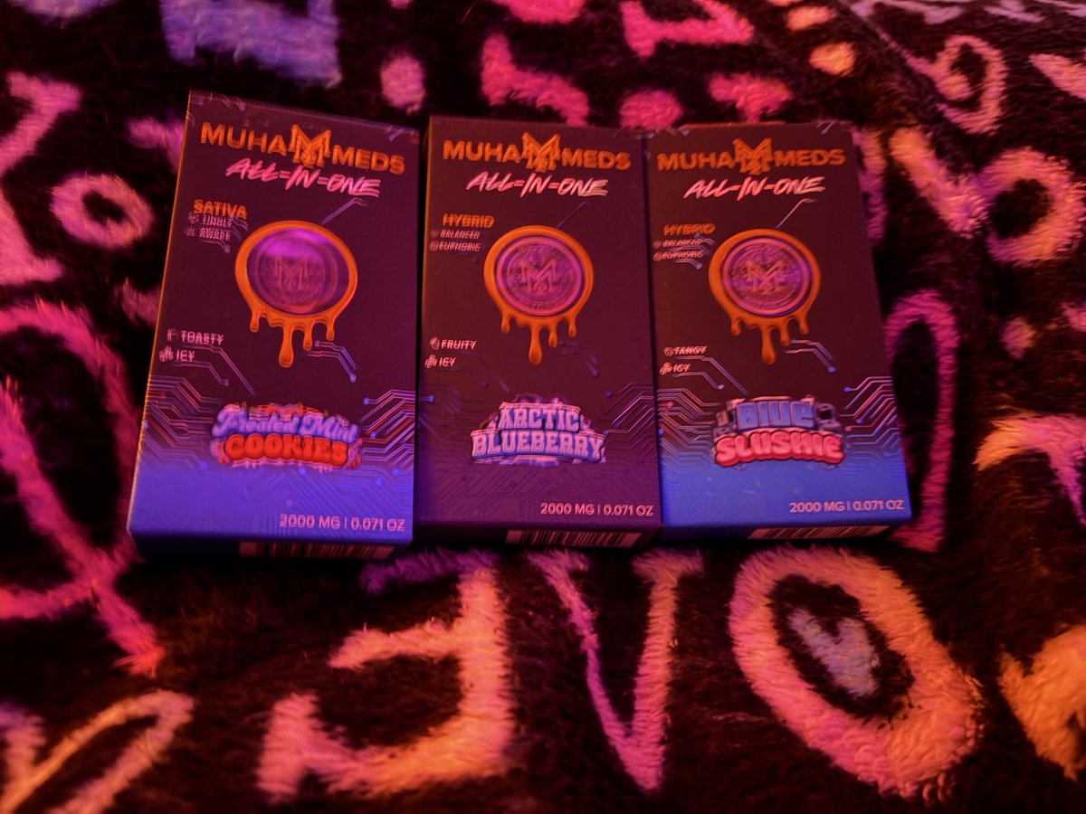 _glowfade's tweet photo. 3 new carts 🥹🥹🥹🥹🥹 sorry it’s blurry i was ready to open them 😥😥 https://t.co/fMqjpQe0Ck