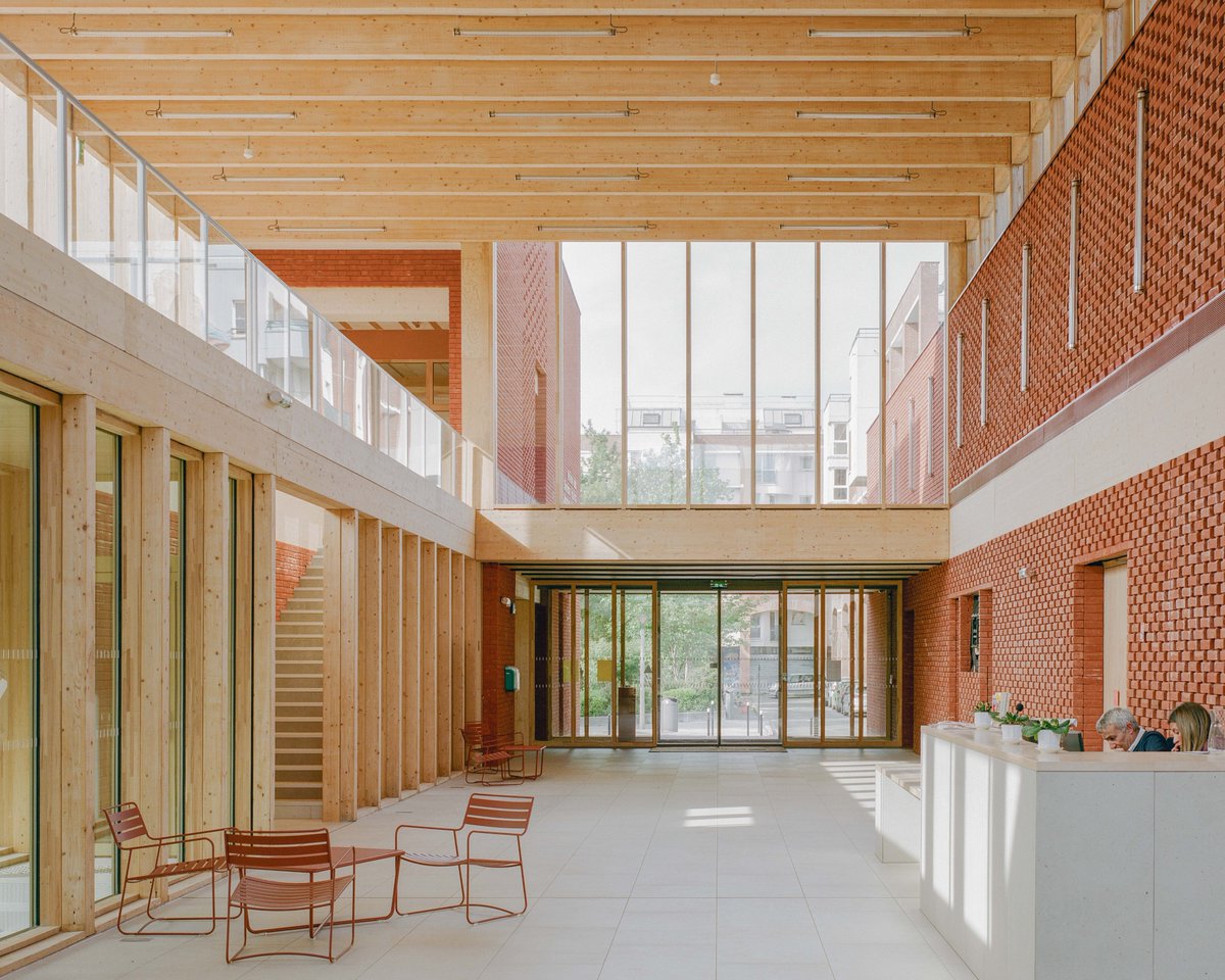 archinect's tweet photo. A bridge within the neighborhood by HEMAA Architectes 📸 Charles Bouchaïb #ArchinectProjects

Project details at https://t.co/hhMxQgy4BO https://t.co/ybAwKKdIS0