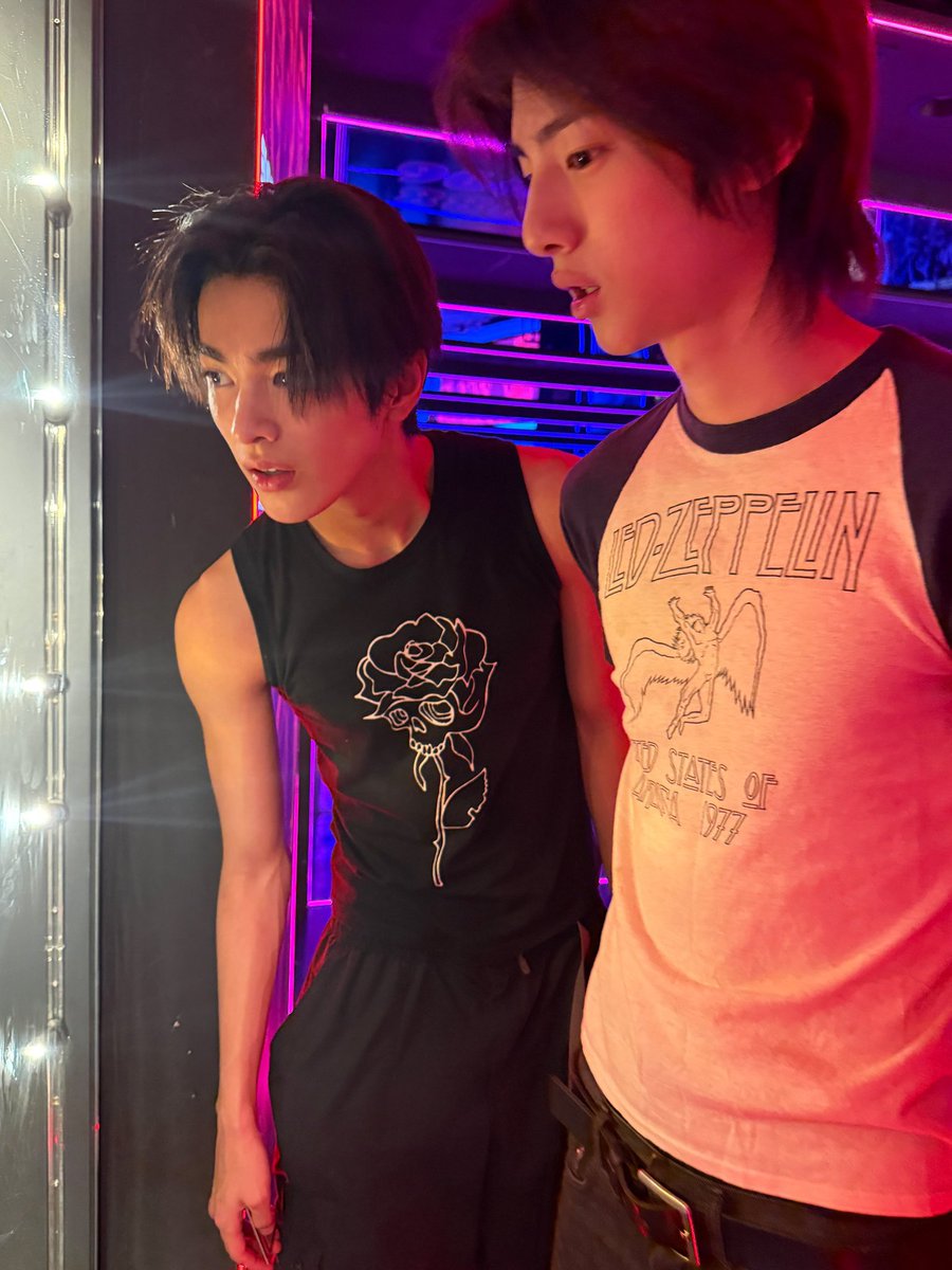 keonhoonights's tweet photo. EHH APAAN TUH??? KOK AKU BELOM JOIN SIH EMM HAYOLOOH🤭 NYANG SAYANG CHOCOCOOKIE KEONHOON BIASED KEONHO STAN JUHOON STAN MONGGO GASS MERAPAT BESS🥳 KOMEN/DM LANGSUNG GW KIRIM TIKOR! KUYSS JANGAN SUNGKAN MARI BERSAMA KITA USAHAKAN UNTUK DUO KESAYANGAN💞
#KEONHO #건호 #JUHOON #주훈 https://t.co/3ukdEUg63k
