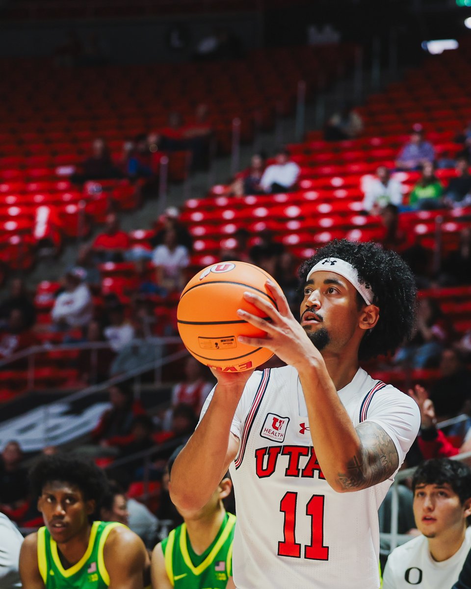 UtahMBB's tweet photo. Feels good to be back home 🏠

1H  |  10:09  |  Utah 15, Oregon 21

#GoUtes https://t.co/iaNJWnTxm3