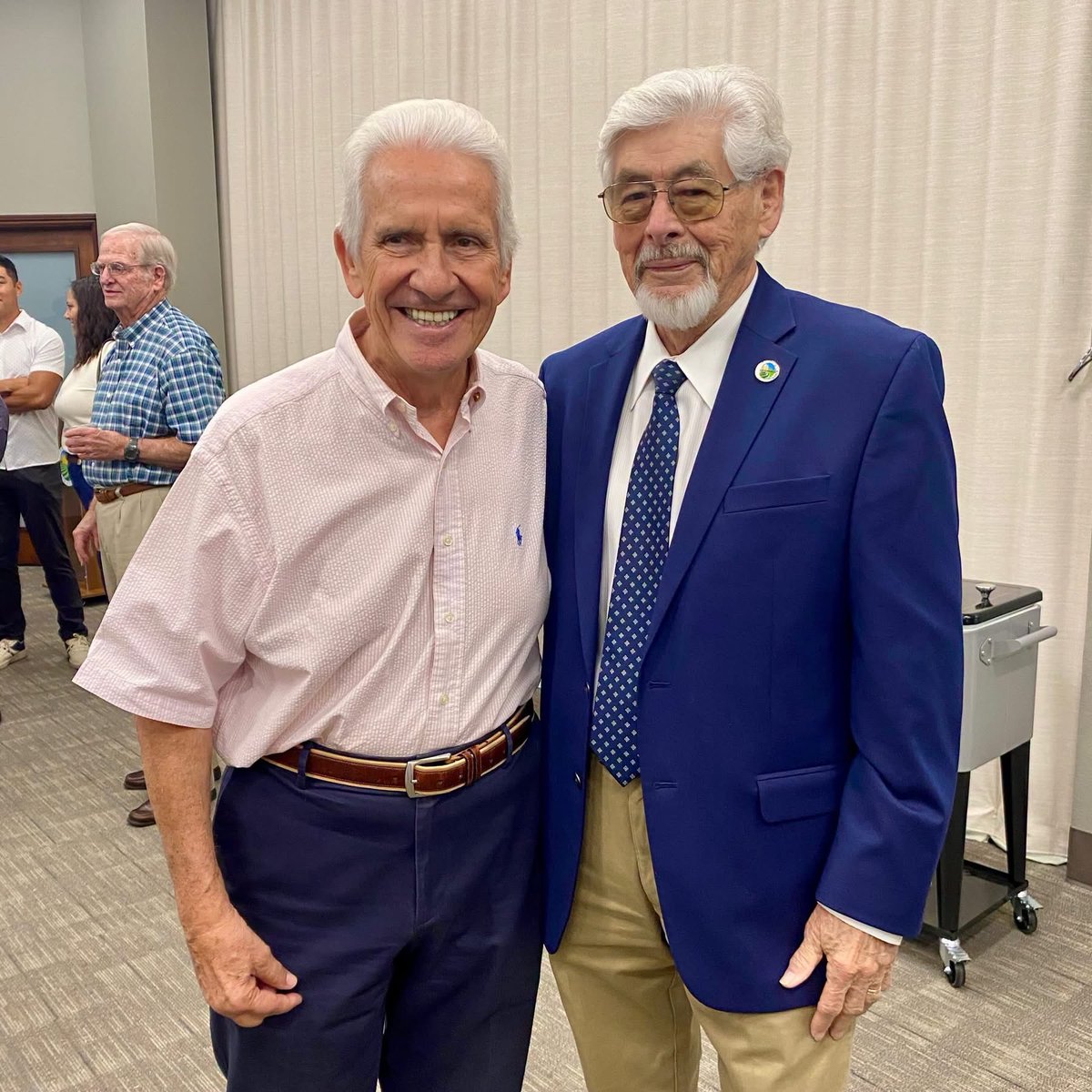 RepJimCosta's tweet photo. This month, I was honored to join the Fresno Chamber of Commerce in celebrating Al Solis’ retirement from the Fresno County Economic Development Corporation. 

We thank Al for his years of dedicated service and supporting businesses across the San Joaquin Valley. Wishing him all the best in his well-deserved retirement!
