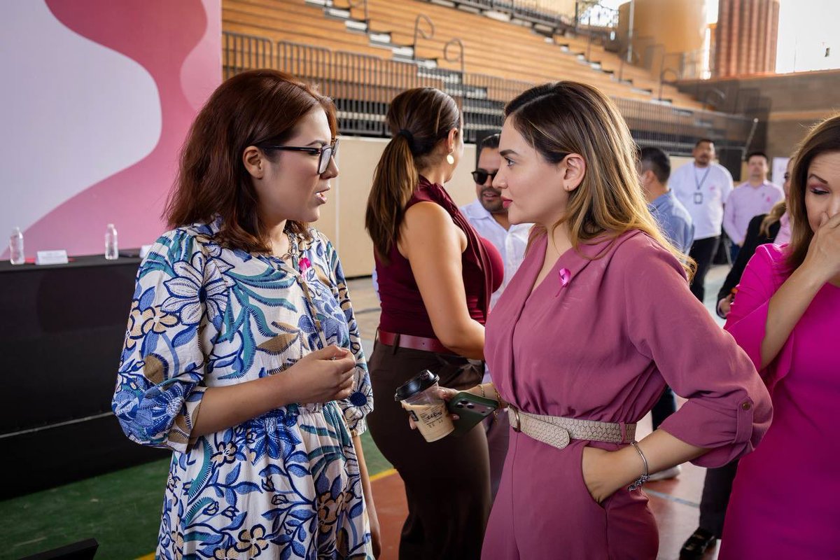anaguizarv's tweet photo. 💗 Octubre Rosa nos recuerda que la prevención y la detección oportuna del cáncer de mama son fundamentales para salvar vidas.

Felicito a mi querida amiga, @AlcarazSheila, Secretaria de las Mujeres en el Estado de Sonora, por impulsar el foro “Octubre Rosa: Conciencia que salva vidas”, un espacio para promover la sensibilización, la prevención y el cuidado de la salud de las mujeres.

Sigamos uniendo esfuerzos y creando conciencia, porque cuando las mujeres nos apoyamos, ¡somos más fuertes! 🎀