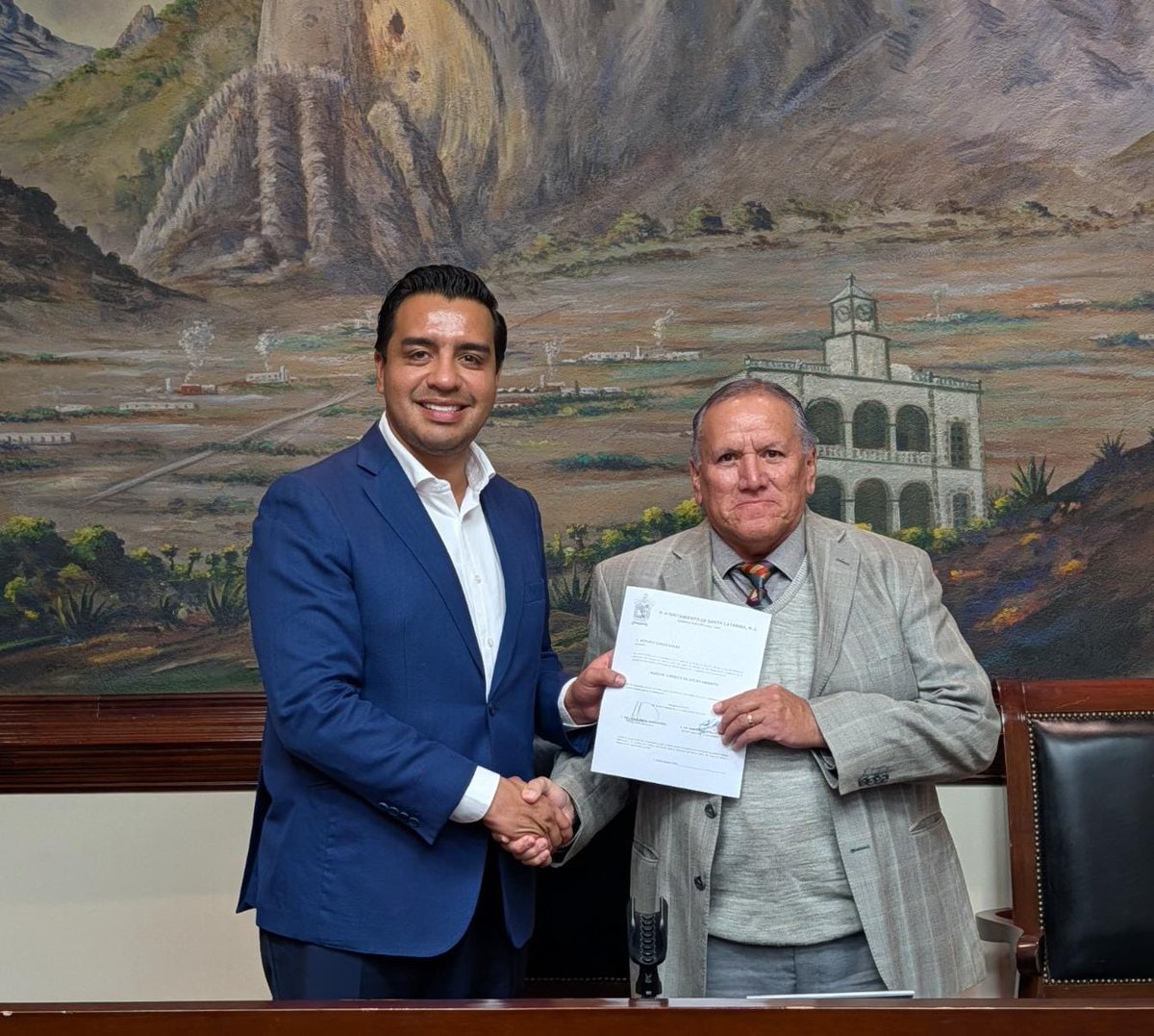 reportecoco's tweet photo. Ex panistas, líderes ciudadanos y ex funcionarios de administraciones anteriores se integran @stacatarinagob con el alcalde @JesusNavaNL @ComunidadSanta @paola_yves @PartidoMorenaMx https://t.co/4Ple3uocSa