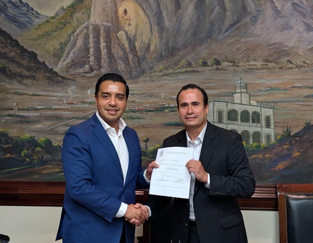 reportecoco's tweet photo. Ex panistas, líderes ciudadanos y ex funcionarios de administraciones anteriores se integran @stacatarinagob con el alcalde @JesusNavaNL @ComunidadSanta @paola_yves @PartidoMorenaMx https://t.co/4Ple3uocSa