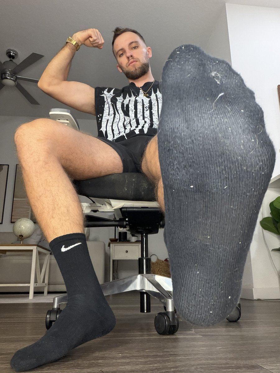 MasterJockPromo's tweet photo. Pay your tax early and generously. Master Troy @MasterTroyxo is the best Master. There is no one comparable to the King. Master's handsome face, alpha scent, muscular body, dominant personality, godly cock, hairy armpits, and incredible feet rule all submissive men and women! https://t.co/GWd5SoxLC7