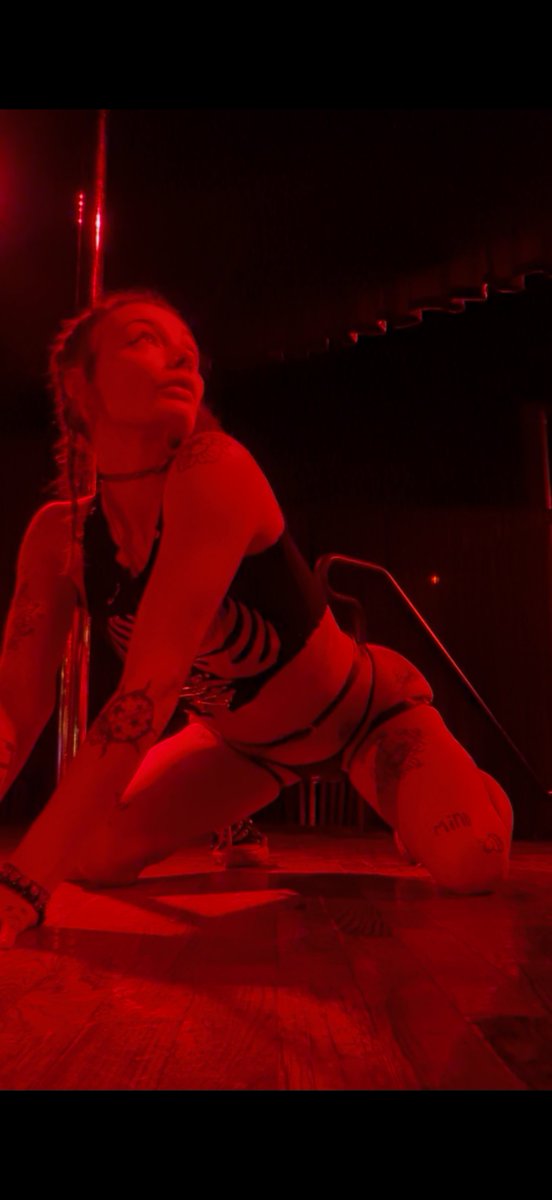 KitKatShowClub's tweet photo. Happy Humpday fans of all things nerdy! Nerd Night Feature show after 11 PM! Address in bio and on Google lol. 

8 - Close:

Skye (1)
Willow (2)
Hazel Greene (3)
Brooklyn (4)
Molly Millions
Fae Flame
Alexa Nova
Bambi
BJ McNaughty
Jupiter Haze
Lydia Lenore
Simone Swan https://t.co/yTfSo2n0pJ