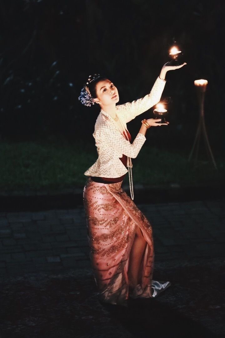 FocusonSANTA_mm's tweet photo. The traditional Oil Lamp Dance(ဆီမီးအက )is a valuable part of Myanmar’s cultural heritage and artistic traditions. Please respect our culture and acknowledge its origins.

We believe that every culture deserves recognition, respect, and proper attribution. If you appreciate or perform an art form that originates from another culture, please honor its roots and acknowledge the people who have preserved it through generations.

Please respect Myanmar’s cultural heritage. Do not misrepresent our traditional art as your own or erase its cultural origins. Appreciate it, acknowledge it, and give credit where it is due.

Cultural appreciation should bring people together—not erase the identity and heritage of the people who preserve these traditions.

GMMTV ACCOUNTABILITY

#RespectMyanmarCulture
#CreditOurHeritage
#ScarletHeartTH
