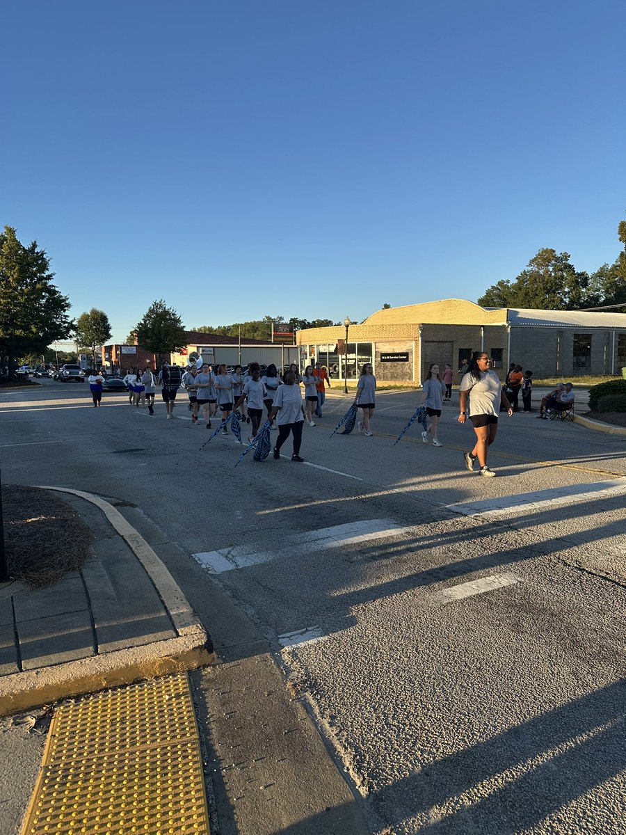 ajhsvols's tweet photo. 💙🧡🤍 2026 Homecoming Parade 🤍🧡💙 https://t.co/xo7iniNguO