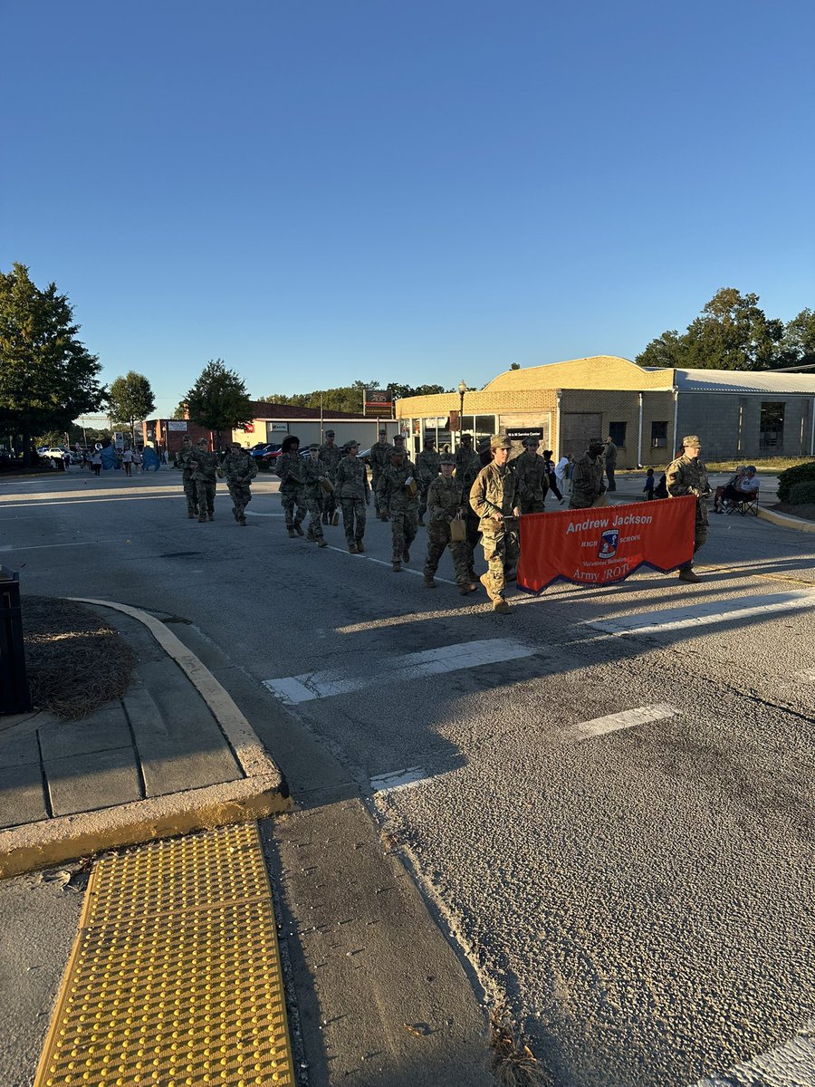 ajhsvols's tweet photo. 💙🧡🤍 2026 Homecoming Parade 🤍🧡💙 https://t.co/xo7iniNguO