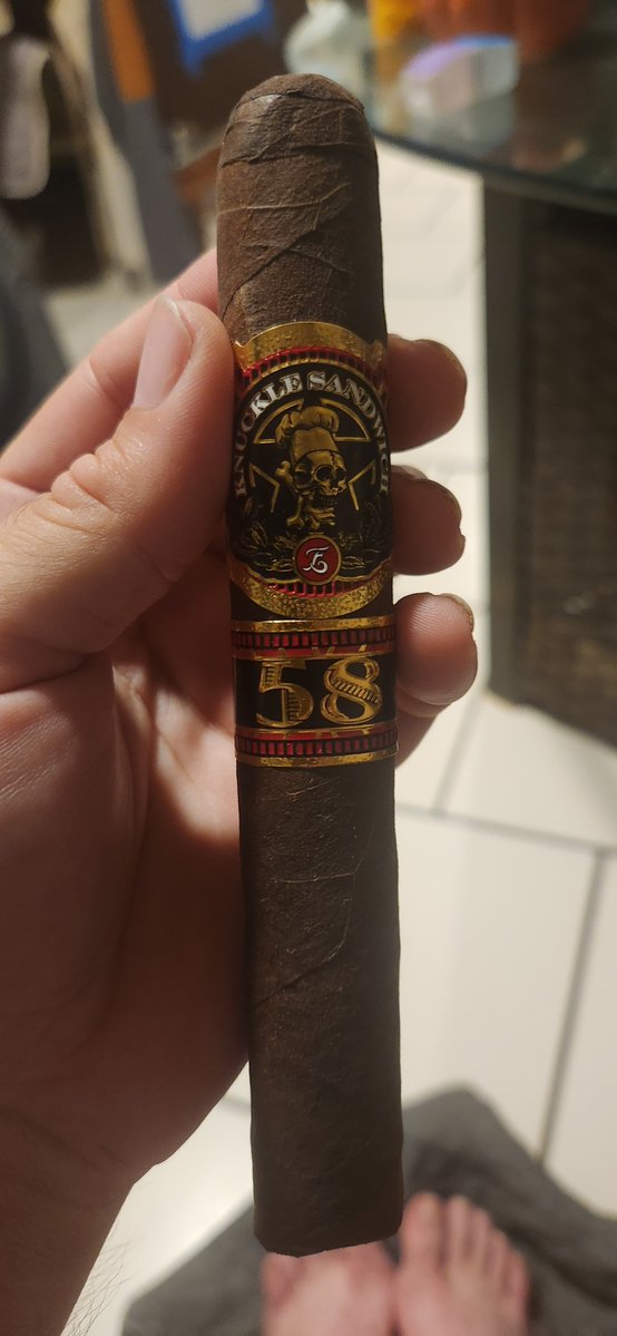 puffgeniecigar's tweet photo. KNUKLE SANWITCH  58 Toro Maduro #Cigar #Cigars #Luxury #KnokelSanwitch #Espinosa https://t.co/fVnTMig1uh