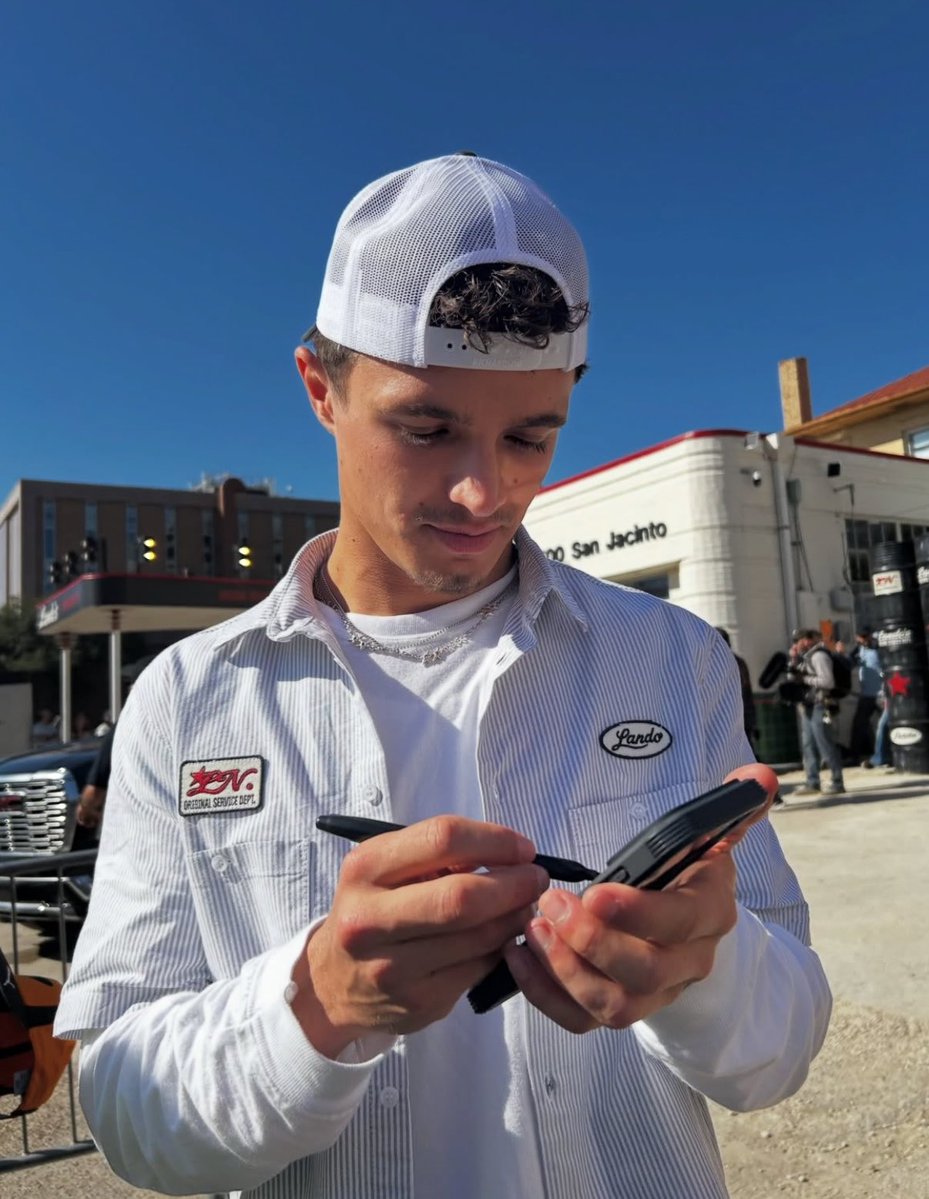 buckethatlando's tweet photo. lando norris, the man you are https://t.co/pgf5BDTNCf