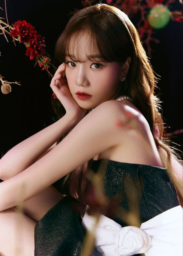 ChartUpdate_'s tweet photo. Happy 25th Birthday to Jo Yuri! 

The singer has successfully transitioned from her time with IZ*ONE into a solo career, expanding her work across music and acting. https://t.co/40AKsuFnZF