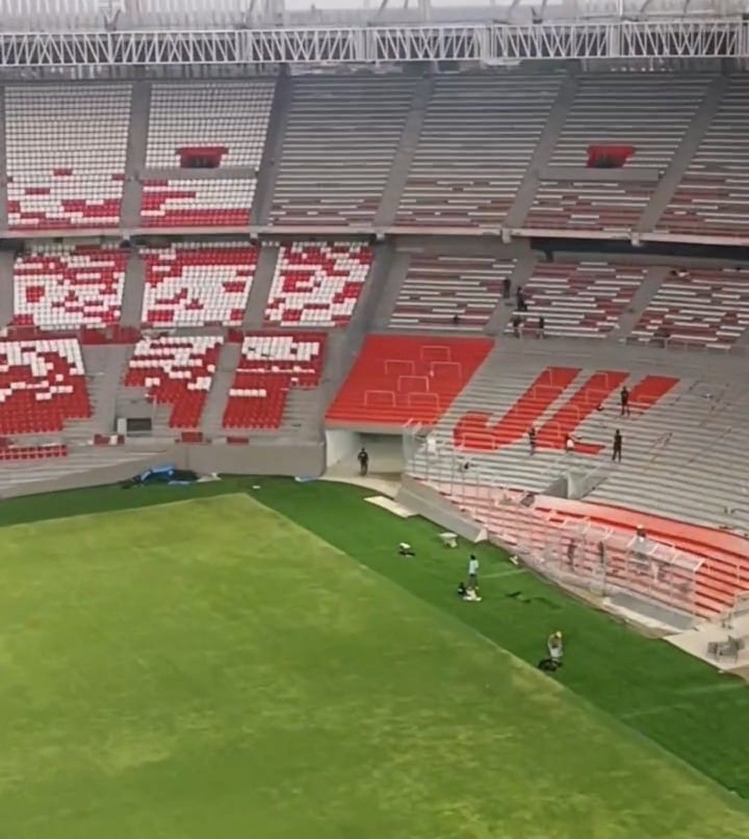 el_gd1's tweet photo. Señores de @FRBS_Oficial y @LBK_Oficial en serio dejemos el Hp perrateo y únanse como Fuerza Tiburones pero esta vez para siempre, dejemos las peleas dejemos el miedo dejemos los rencores tenemos que ser uno si quieren ser la barra más poderosa del país 

Como una vez los fuimos en el 2019 contra el América seamos uno 🔴⚪🦈

@AlejandroChar hagamos un esfuerzo para que las barras sean motivo de pasión y no de caos y miedo en los estadios, intentemos hacer un movimiento donde unamos todo por nuestros colores 🔴⚪🦈 @alcaldiabquilla