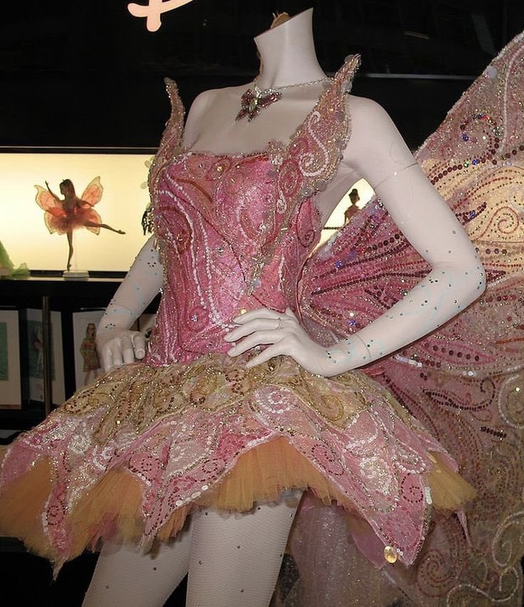 virtualh3arts's tweet photo. Barbie in Fairytopia costume dress (2006) ༺🧚‍♀️༻ https://t.co/zAzJ3UTAzM