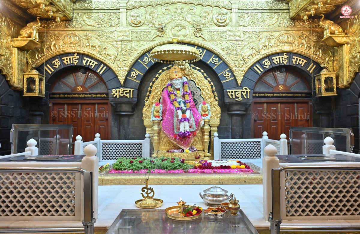 SSSTShirdi's tweet photo. *!! ॐ साई राम !!*
*श्री साईबाबा संस्थान विश्वस्त व्यवस्था,शिर्डी*
*!! ॐ Sai Ram !!*
*Shri Saibaba Sansthan Trust, Shirdi*
≈≈≈≈≈≈≈≈≈≈≈≈≈≈≈≈≈ 
*आरती :-शिर्डी माझे पंढरपुर*
*गुरुवार २२ ऑक्टोबर २०२६*              *Aarti :-Shirdi majhe Pandharpur*
*Thursday 22 October 2026*