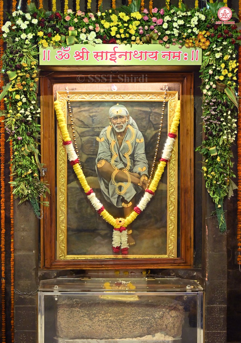 SSSTShirdi's tweet photo. *!! ॐ साई राम !!*
*श्री साईबाबा संस्थान विश्वस्त व्यवस्था,शिर्डी*
*!! ॐ Sai Ram !!*
*Shri Saibaba Sansthan Trust, Shirdi*
≈≈≈≈≈≈≈≈≈≈≈≈≈≈≈≈≈ 
*आरती :-शिर्डी माझे पंढरपुर*
*गुरुवार २२ ऑक्टोबर २०२६*              *Aarti :-Shirdi majhe Pandharpur*
*Thursday 22 October 2026*